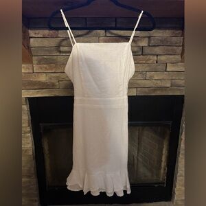 White linen alters state dress